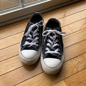 Black converse sneakers